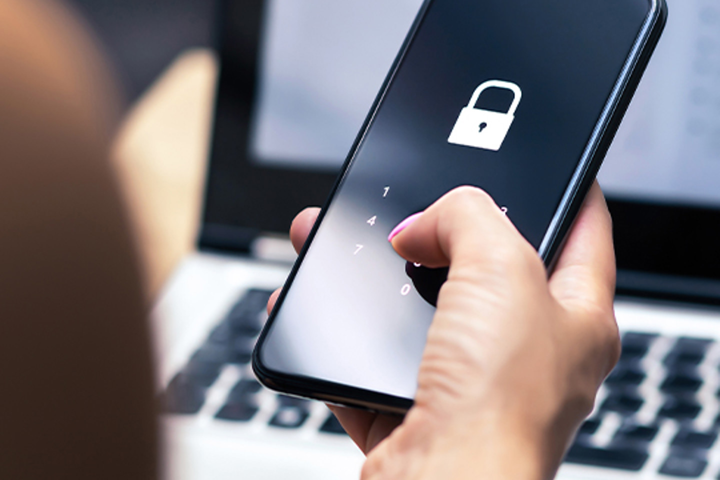 Infocert Portrait 3 lockscreen on phone