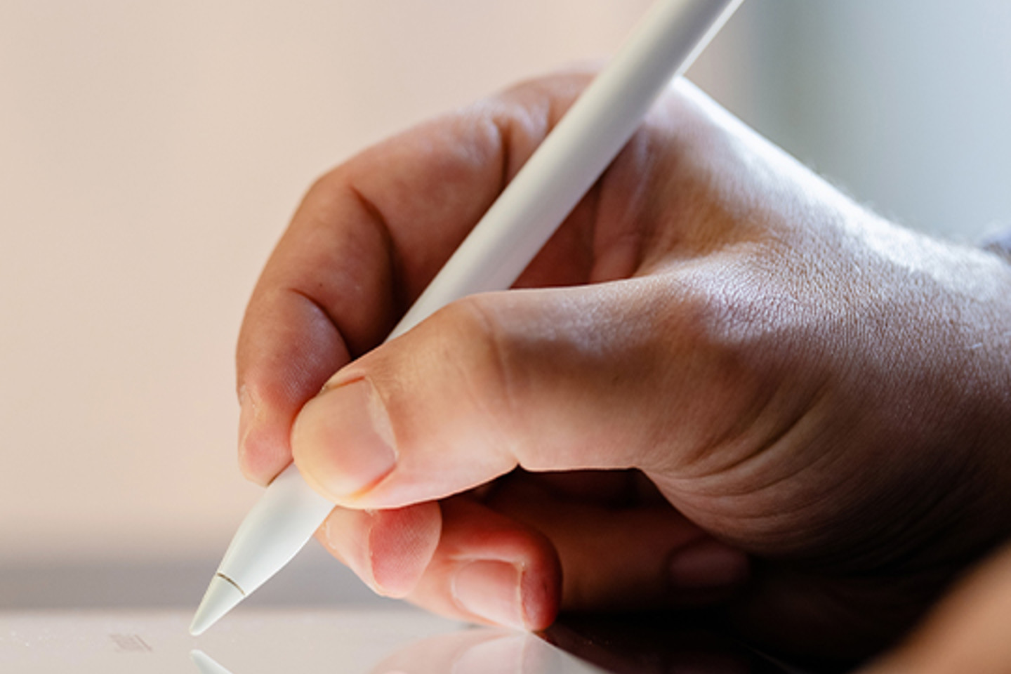 Steele Portrait 1 pen being used on tablet