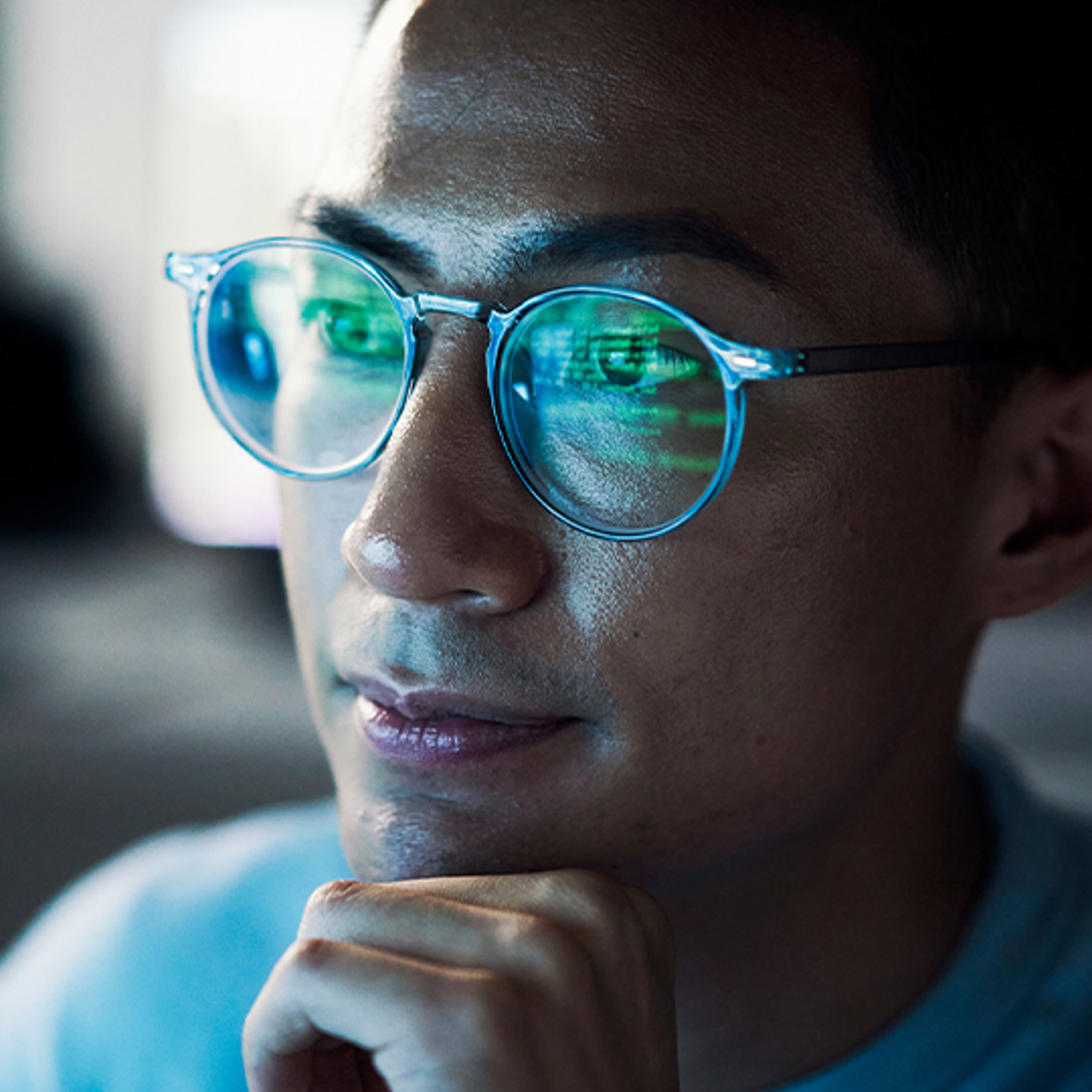 Fullstack Portrait 2 Man in glasses